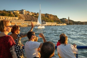 Lisbon: Sightseeing Boat Tour with Hop-On Hop-Off Option