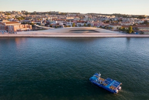 Lisbon: Sightseeing Boat Tour with Hop-On Hop-Off Option