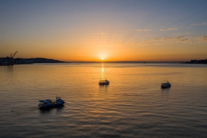 Lisbon: Sightseeing Boat Tour with Hop-On Hop-Off Option