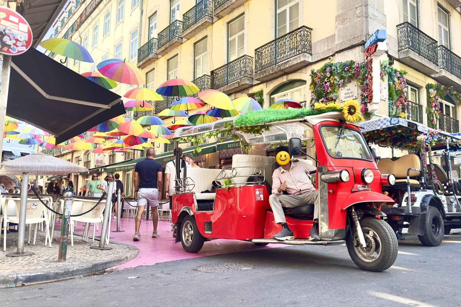 Lisbon: Sightseeing City Tour by Tuk-Tuk