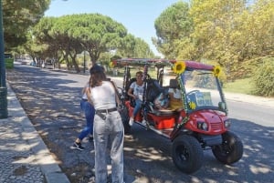 Lisbon: Sightseeing City Tour by Tuk-Tuk