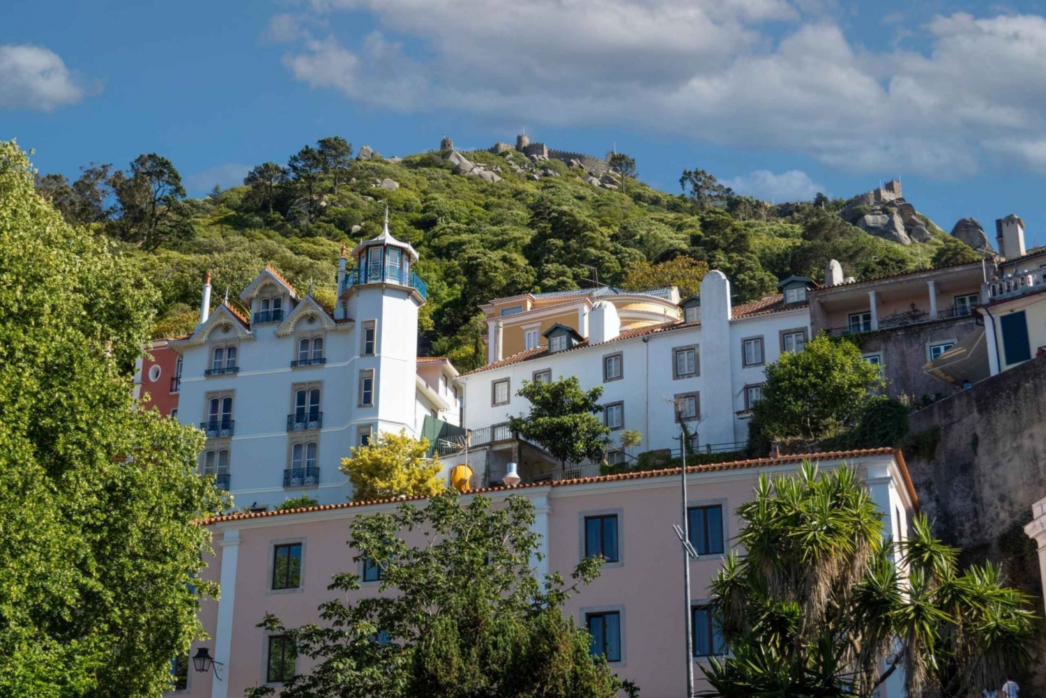 Lisbon: Sintra, Pena Palace and Cascais Region Private Tour