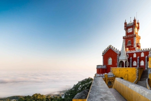 Lisboa: Halvdagsutflukt til Sintra med Pena-palasset og Regaleira