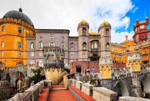 Lisboa: Halvdagsutflukt til Sintra med Pena-palasset og Regaleira