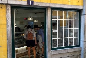 Lisboa: Halvdagsutflukt til Sintra med Pena-palasset og Regaleira