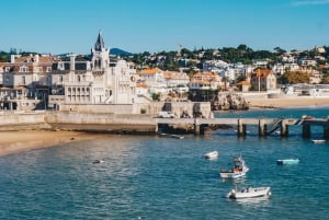 Lisbon: Sintra, Pena, Cabo da Roca Coast & Cascais Day Tour