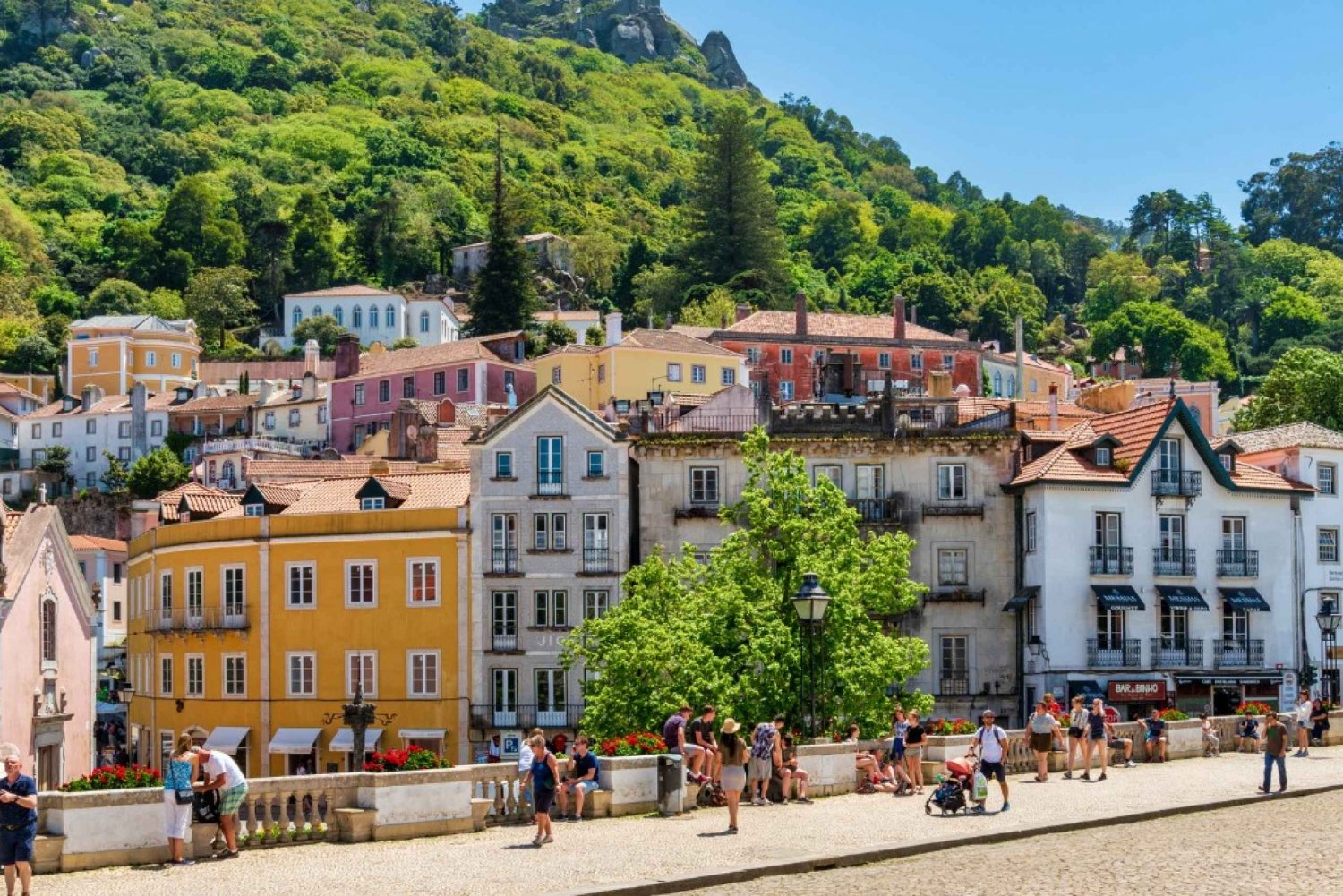 Lisbon: Sintra, Pena, Cascais & Cabo Day Tour With Tickets