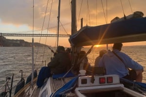 Lisbon: Sailboat Sunset Tour with a Drink