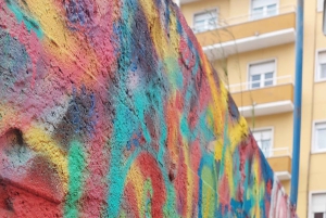 Passeggiata per gli amanti dell'arte di strada a Lisbona