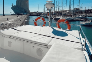 Lisboa: Excursión en Catamarán al Atardecer y el Vino