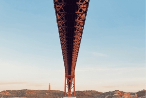 Lisboa: Excursión en Catamarán al Atardecer y el Vino