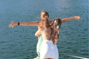 Lisboa: Excursión en Catamarán al Atardecer y el Vino