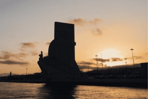 Lisboa: Excursión en Catamarán al Atardecer y el Vino