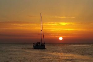 Lisbon: Day, Afternoon, or Sunset Boat Cruise with Wine