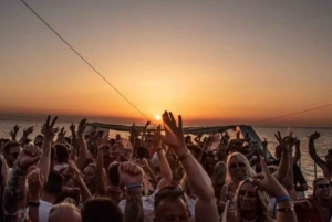 Lisbon: Sunset Boat Party Cruise with DJ and Open Bar