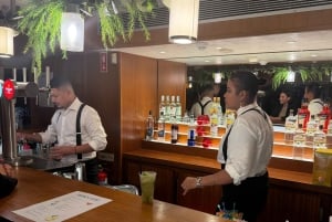 Lissabon: Festbådtur i solnedgangen med DJ og fri bar