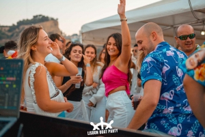 Lisboa: Fiesta en Barco al Atardecer con 2 Bebidas y Entrada Gratuita al Club