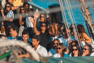 Lisbon: Sunset Boat Party with Live DJ and Night Club Entry