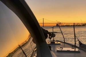 Lisbon: Sunset Catamaran Cruise, Music and Open Bar