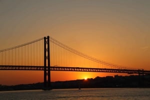 Lisbon: Sunset Catamaran Cruise, Music and Open Bar