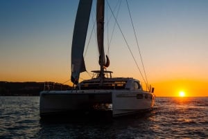 Lisbon: Sunset Catamaran Cruise, Music and Open Bar