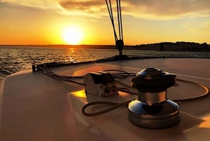 Lisbon: Sunset Catamaran Cruise, Music and Open Bar