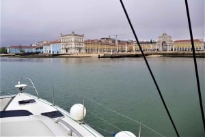 Lisbon: Sunset Catamaran Cruise, Music and Open Bar