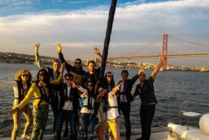 Lisbon: Sunset Catamaran Cruise, Music and Open Bar