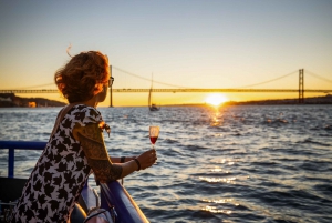 Lisbon: Sunset Cruise with Live DJ and Drinks