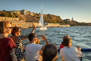 Lisbon: Sunset Cruise with Live DJ and Drinks