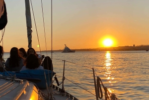 Lissabon: 'Sunset' & 'Day Tours' med båttur, med drink och musik