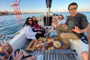 Lissabon: 'Sunset' & 'Day Tours' med båttur, med drink och musik