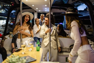 Lissabon: Solnedgångsfest på lyxig båt med DJ, öppen bar och snacks