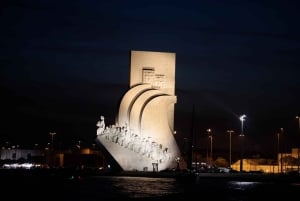 Lissabon: Solnedgångsfest på lyxig båt med DJ, öppen bar och snacks