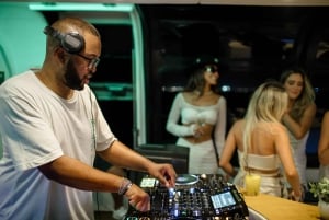 Lissabon: Solnedgångsfest på lyxig båt med DJ, öppen bar och snacks