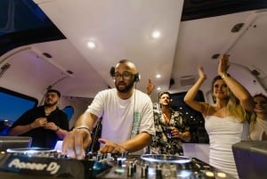 Lissabon: Solnedgångsfest på lyxig båt med DJ, öppen bar och snacks