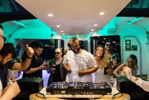 Lissabon: Solnedgångsfest på lyxig båt med DJ, öppen bar och snacks