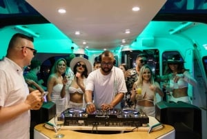 Lissabonin auringonlaskun DJ-bileet – luksusvene, pizza ja avoin baari