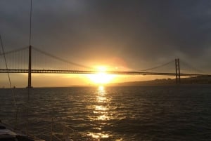 Lisbon: Sunset or Night River Sailing Cruise