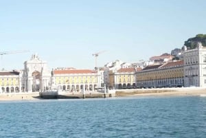 Lissabon: boottocht bij zonsondergang met wijn