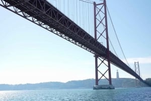 Lissabon: boottocht bij zonsondergang met wijn