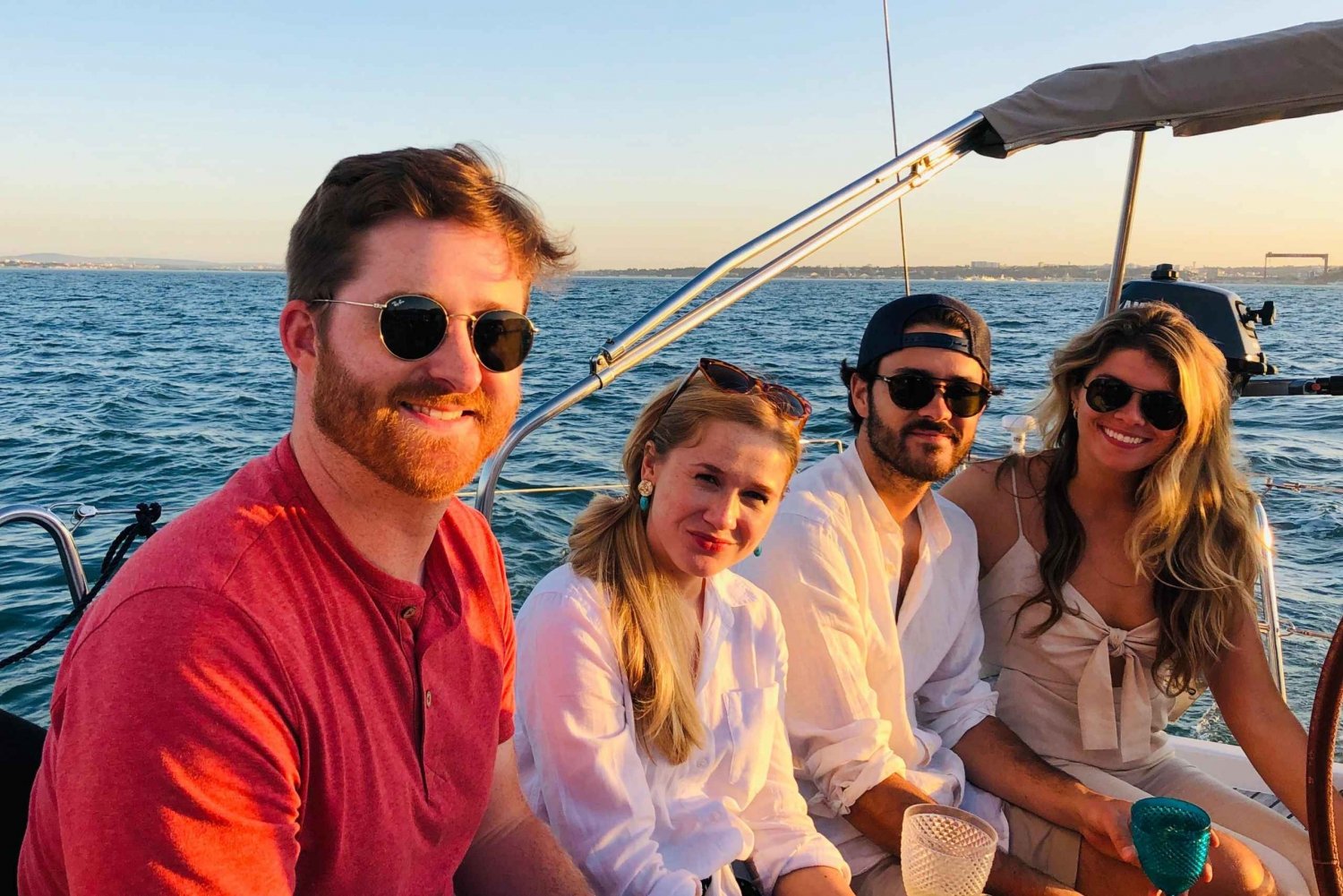 Lisbon: Sunset Sailing with Drinks and Snacks (2,5 hours)