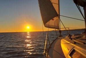 ⛵Bluemotion Lisbon⛵: Sunset sailing tour in Tagus River