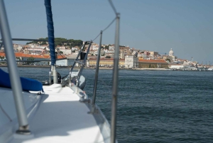 Lissabon: Segling i solnedgången med portugisiskt vin och historia