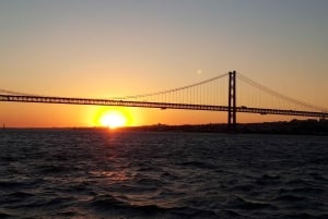 Lizbona: Wycieczka łodzią motorową o zachodzie słońca