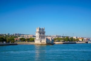 Lisbon: Tagus River Boat Tour with One Drink Included