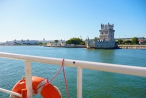 Lisbon: Tagus River Boat Tour with One Drink Included