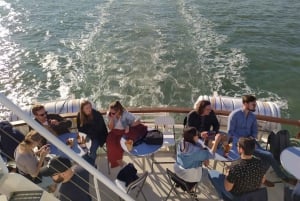 Lisbon: Tagus River Boat Tour with One Drink Included