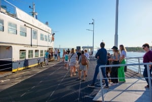 Lisbon: Tagus River Boat Tour with One Drink Included