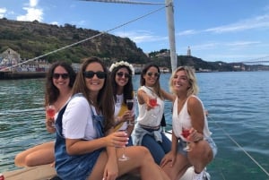 Lissabon - kryssning Tagus River Cruise, morgon, dag, solnedgång eller natt